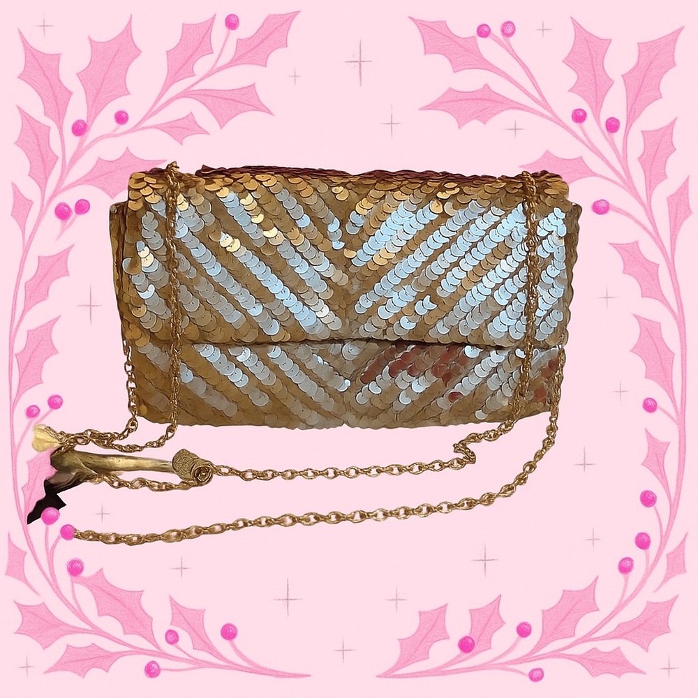 NWT Nicole Miller Gold Sequin Crossbody! ✨✨✨
Ultimate party purse 💕✨💕